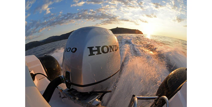 Honda BF100 Extra Long Leg Remote Control Outboard - Image 6