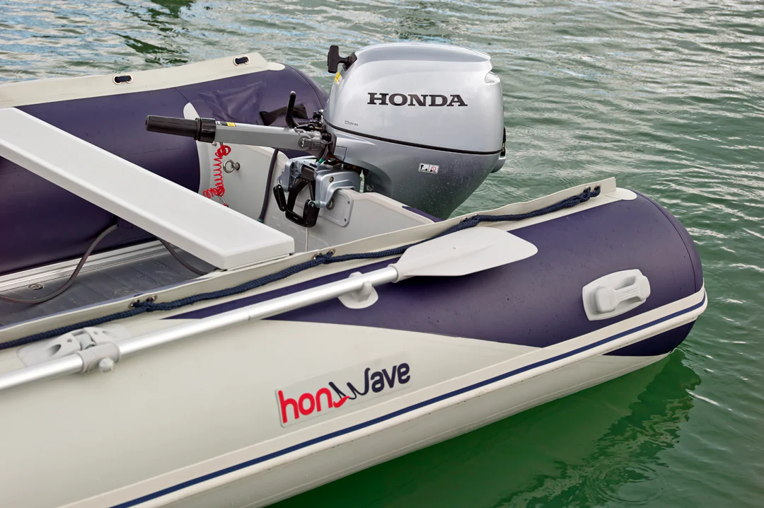 Honda BF20 Long Leg Remote Control Outboard - Image 3