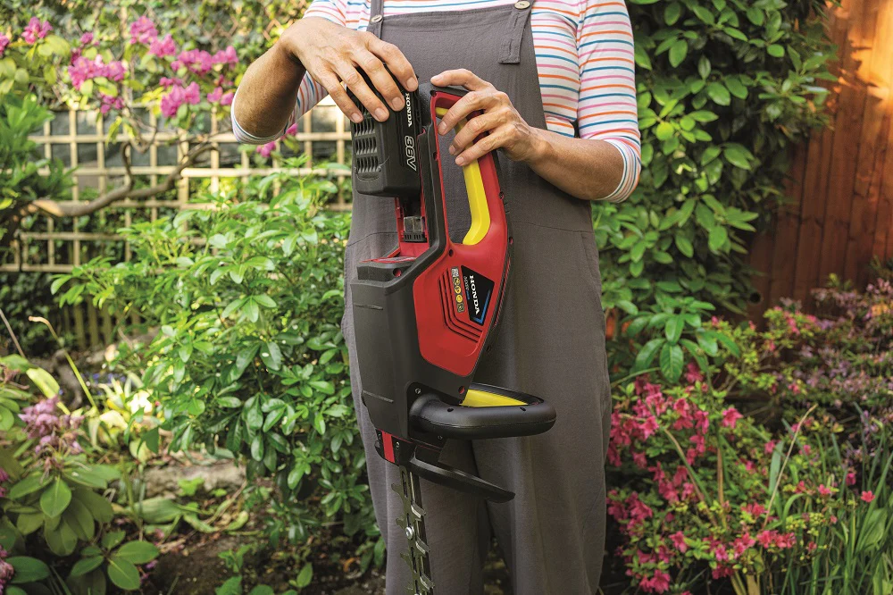 Honda HHH36 BXB Battery Hedge Trimmer - Image 5