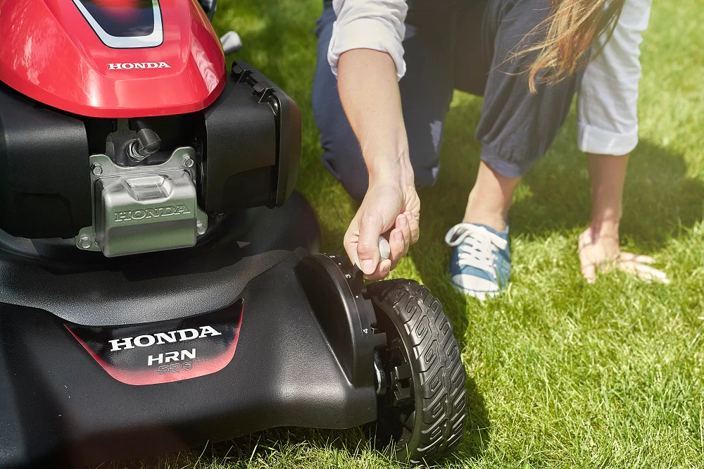 Honda HRN536VK 21" Variable Speed IZY Mower - Image 5