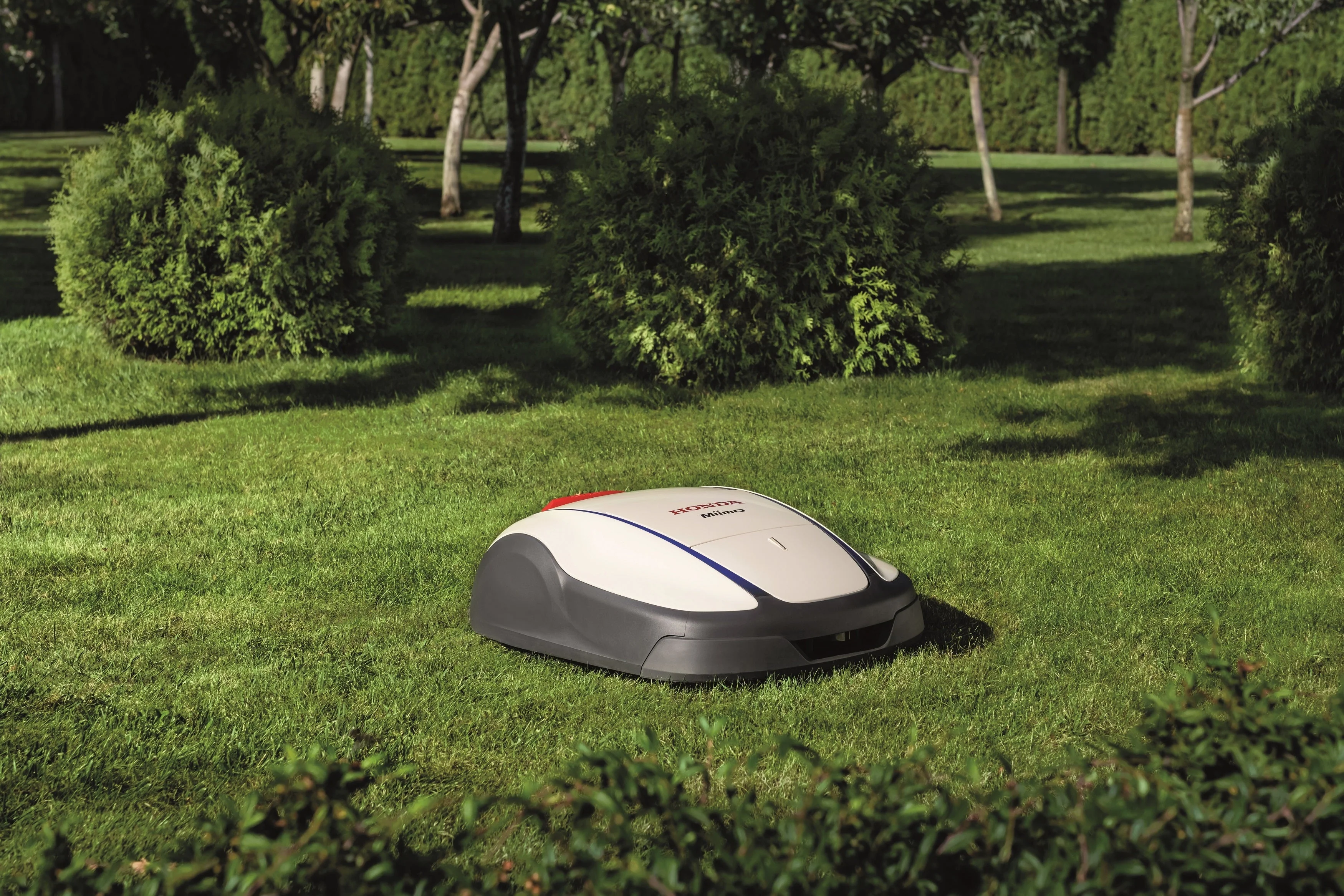 Honda HRM1500 LIVE Miimo Robotic Mower - Image 21