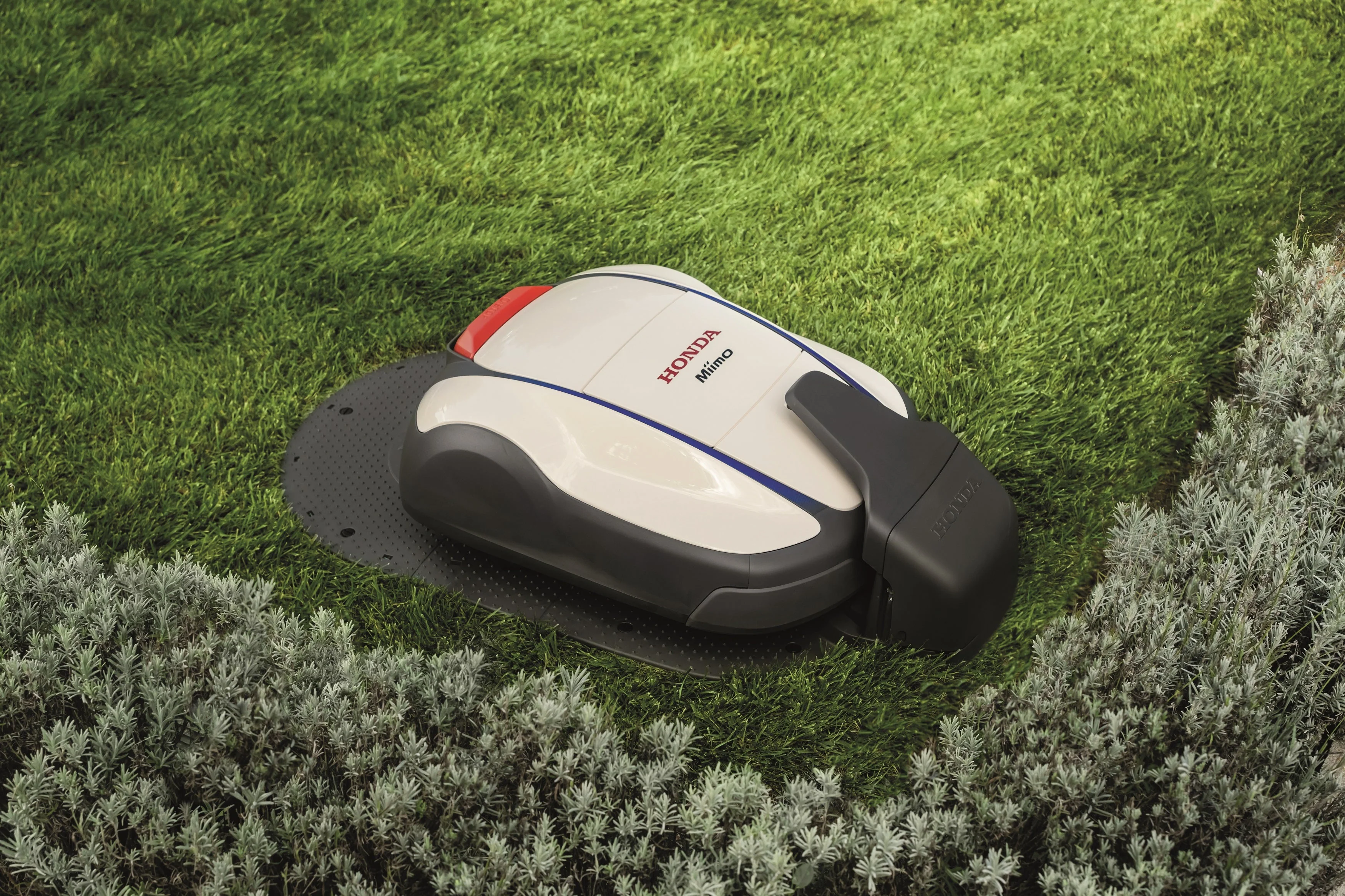 Honda HRM2500 LIVE Miimo Robotic Mower - Image 21