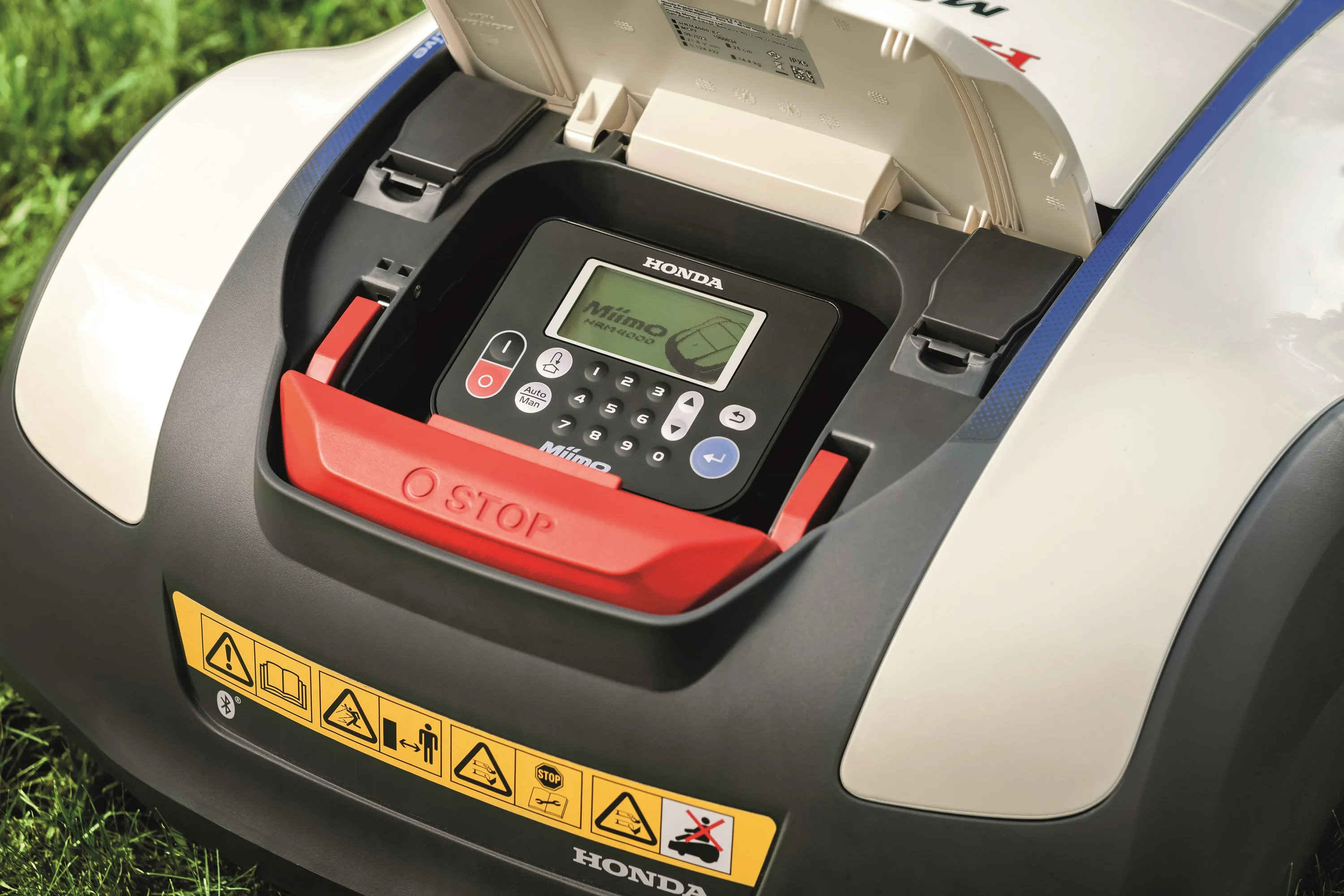 Honda HRM4000 LIVE Miimo Robotic Mower - Image 16