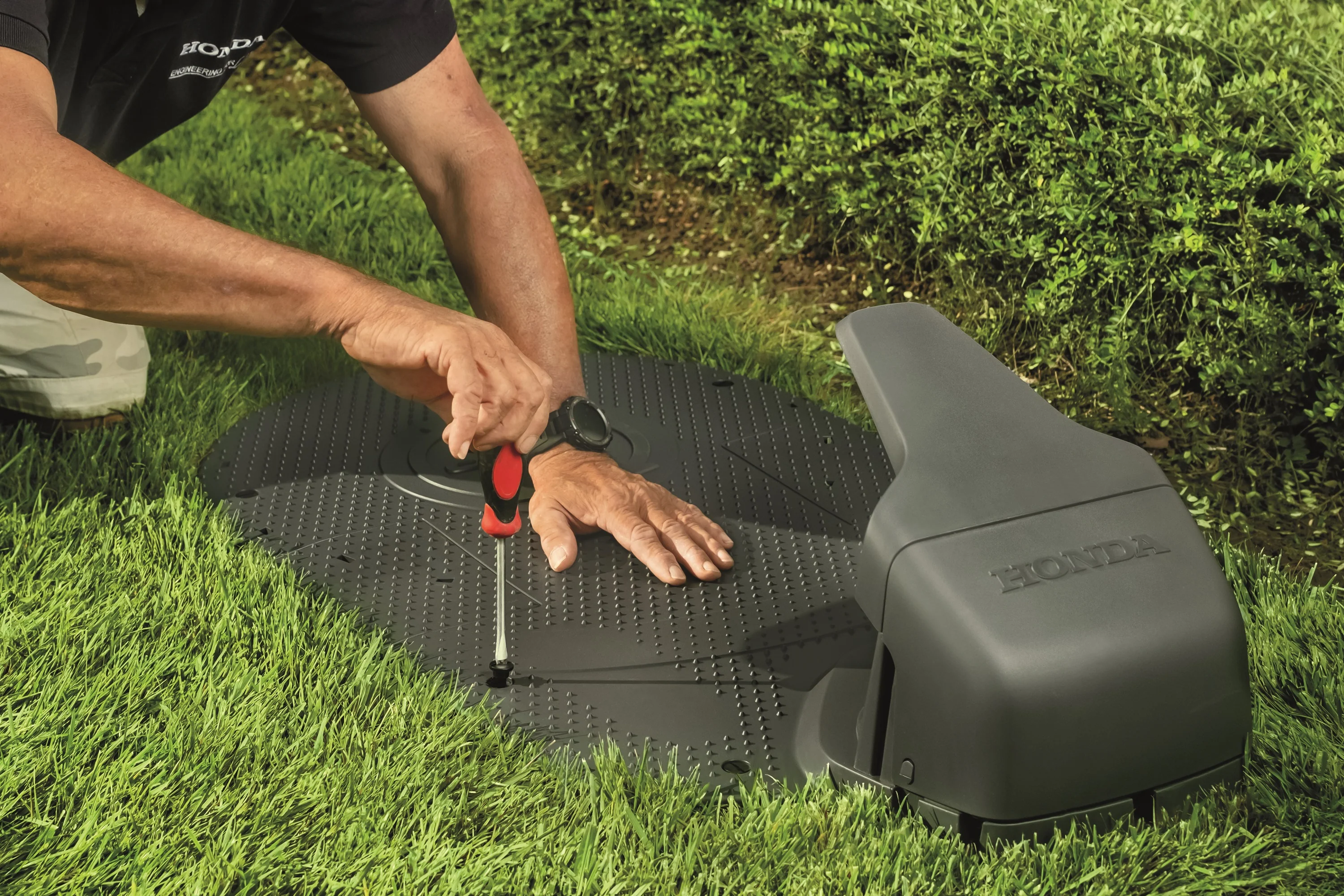 Honda HRM4000 LIVE Miimo Robotic Mower - Image 20