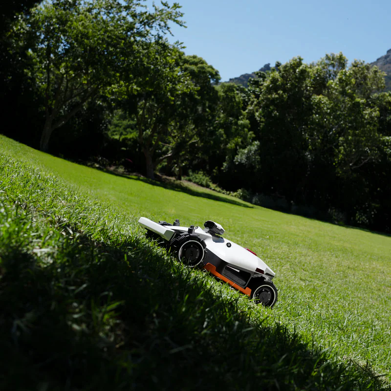 LUBA-2 5000X | 5000m AWD Robotic Mower - Image 5